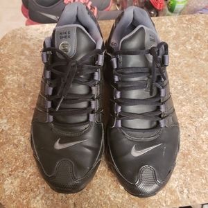 Womens Sz 10 Black Nike Shox